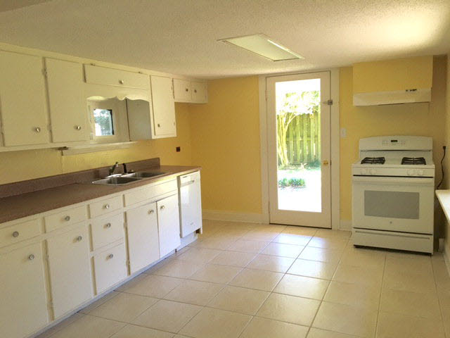 359 Gaston Avenue Fairhope, AL 36532 - Photo 2 of 6