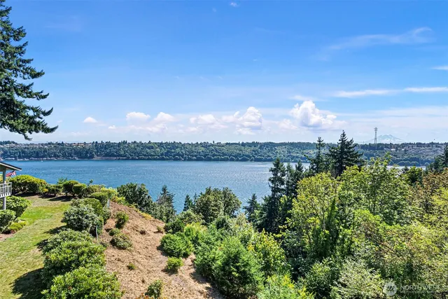 $1,100,000 | 824 30th Street Northwest, Unit 8A, Gig Harbor, WA 98335