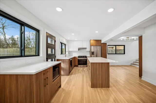 $749,000 | 626 Barberry Road, Highland Park, IL 60035