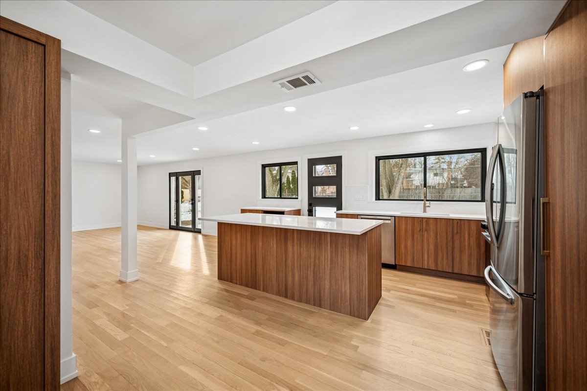 626 Barberry Road Highland Park, IL 60035 - Photo 13 of 38 a living room with furniture and a wooden floor