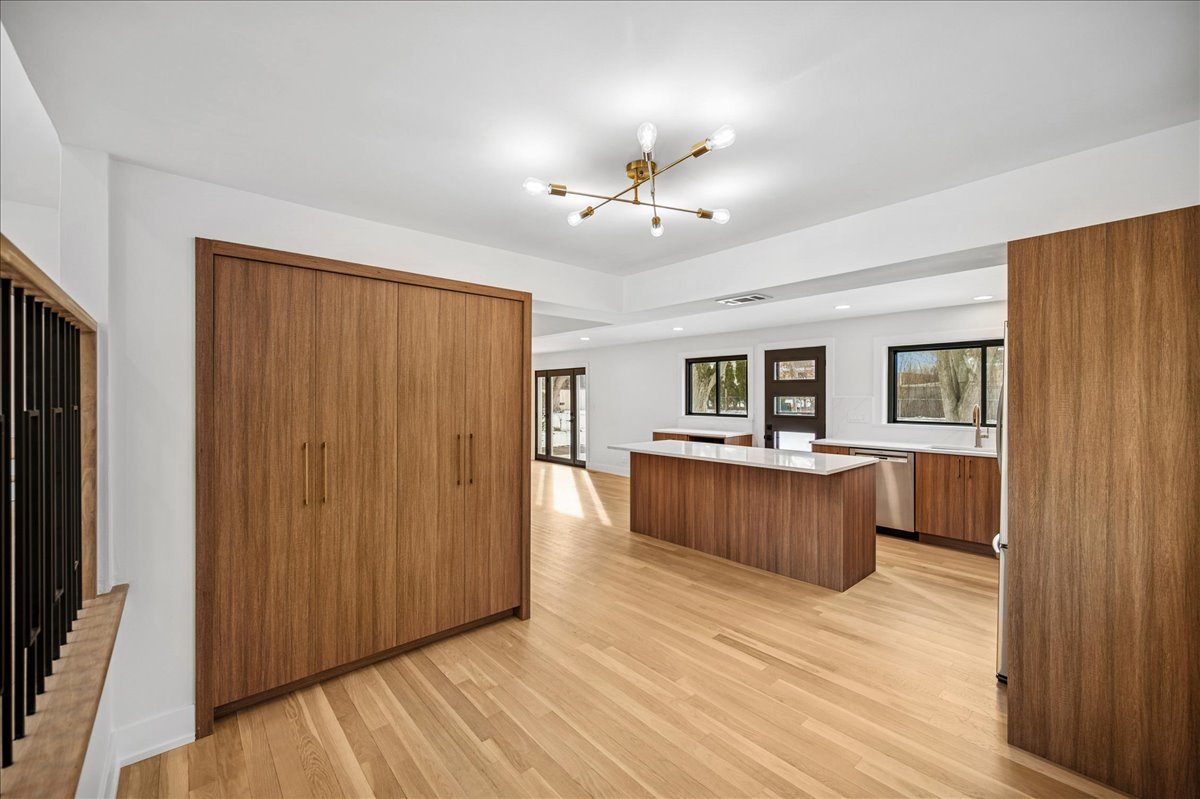 626 Barberry Road Highland Park, IL 60035 - Photo 14 of 38 a living room with furniture and wooden floor