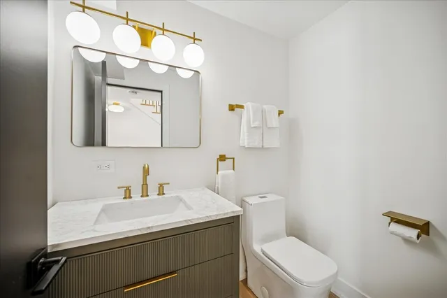 $749,000 | 626 Barberry Road, Highland Park, IL 60035