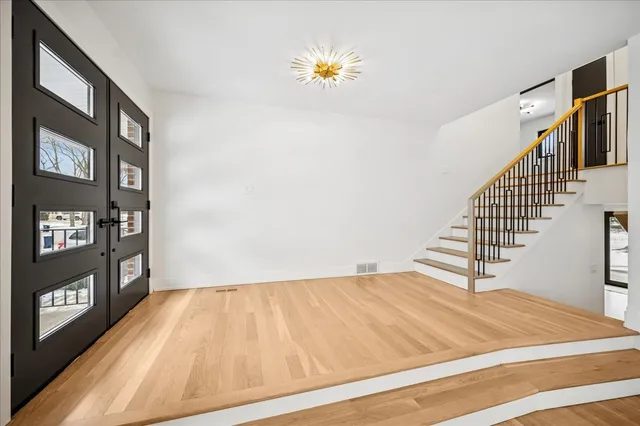 $749,000 | 626 Barberry Road, Highland Park, IL 60035