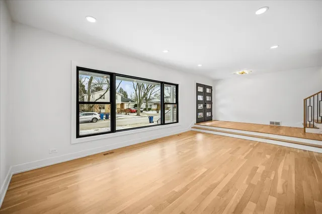 $749,000 | 626 Barberry Road, Highland Park, IL 60035