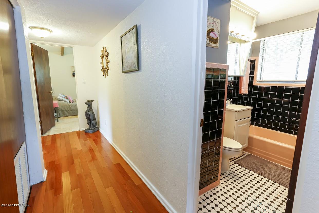 1301 Glengarry Road Jacksonville, FL 32207 - Photo 9 of 63 6A3ADF09-C8D9-46D5-B096-FF2AAE5F0745