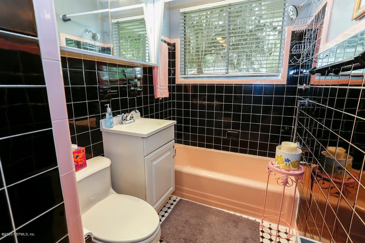 1301 Glengarry Road Jacksonville, FL 32207 - Photo 10 of 63 AF57718E-C126-4188-BA75-F330AB26B6D2