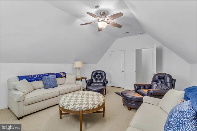 $459,000 | 85 Pleasants Lane, Kilmarnock, VA 22482