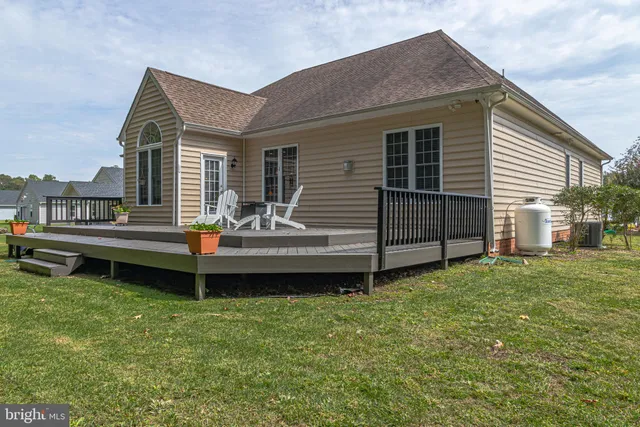 $459,000 | 85 Pleasants Lane, Kilmarnock, VA 22482