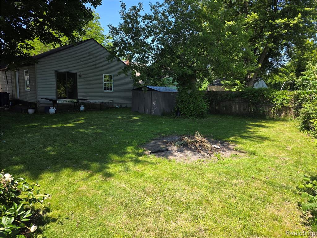 4217 Pengelly Road Flint, MI 48507 - Photo 4 of 26
