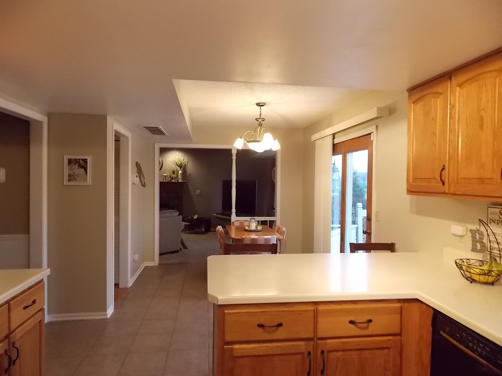 8404 Hawk Spring Hill Fort Wayne, IN 46825 - Photo 9 of 33 Gallery Image 9
