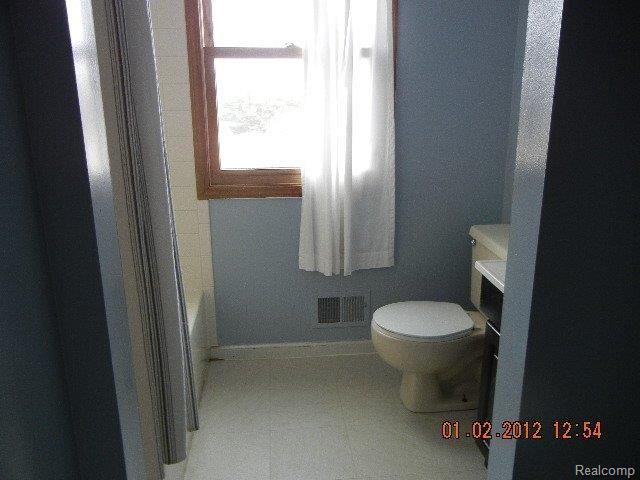 6491 Byron Road Howell, MI 48855 - Photo 6 of 13 DSCN1225.JPG