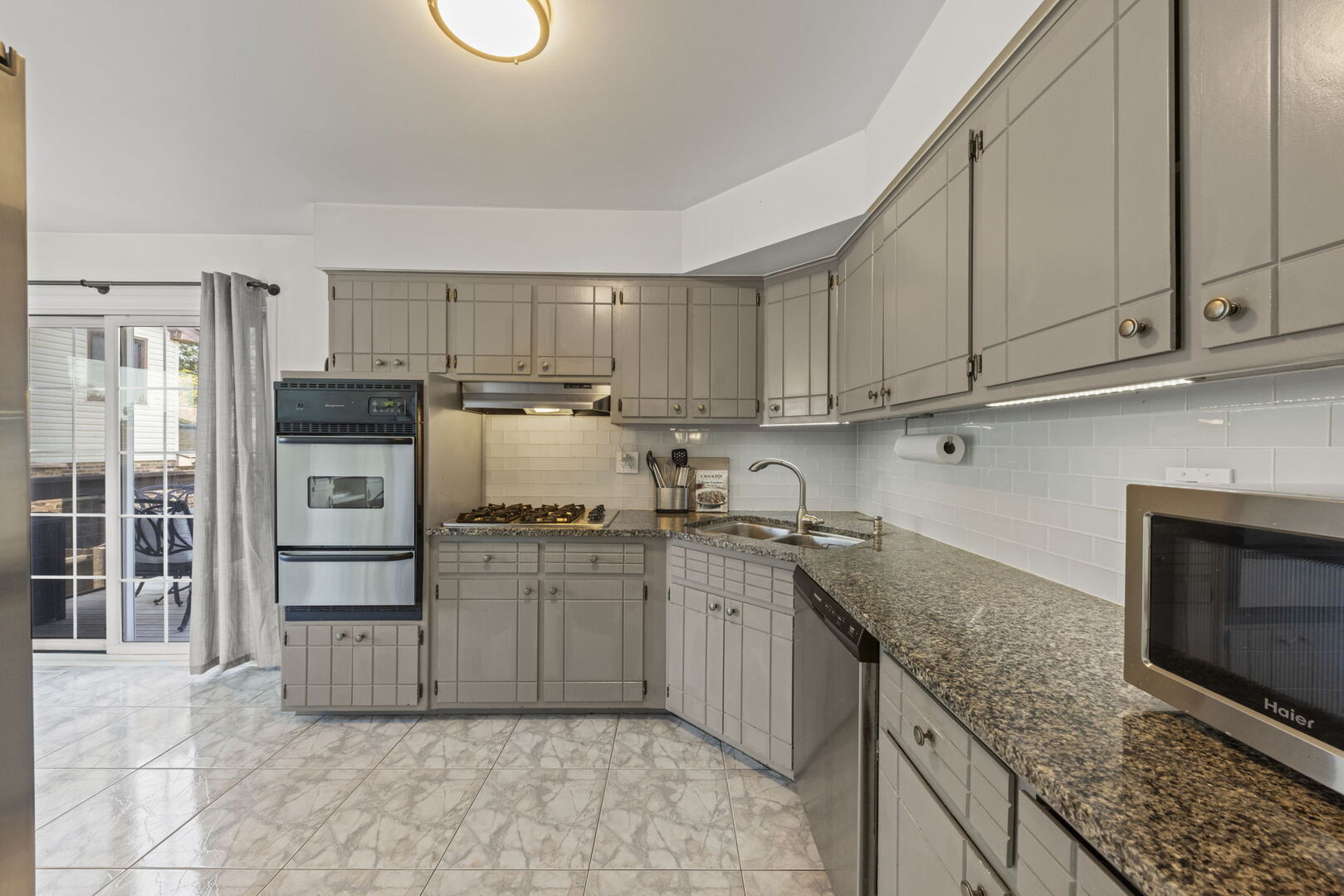1219 Itasca Road Addison, IL 60101 - Photo 10 of 31