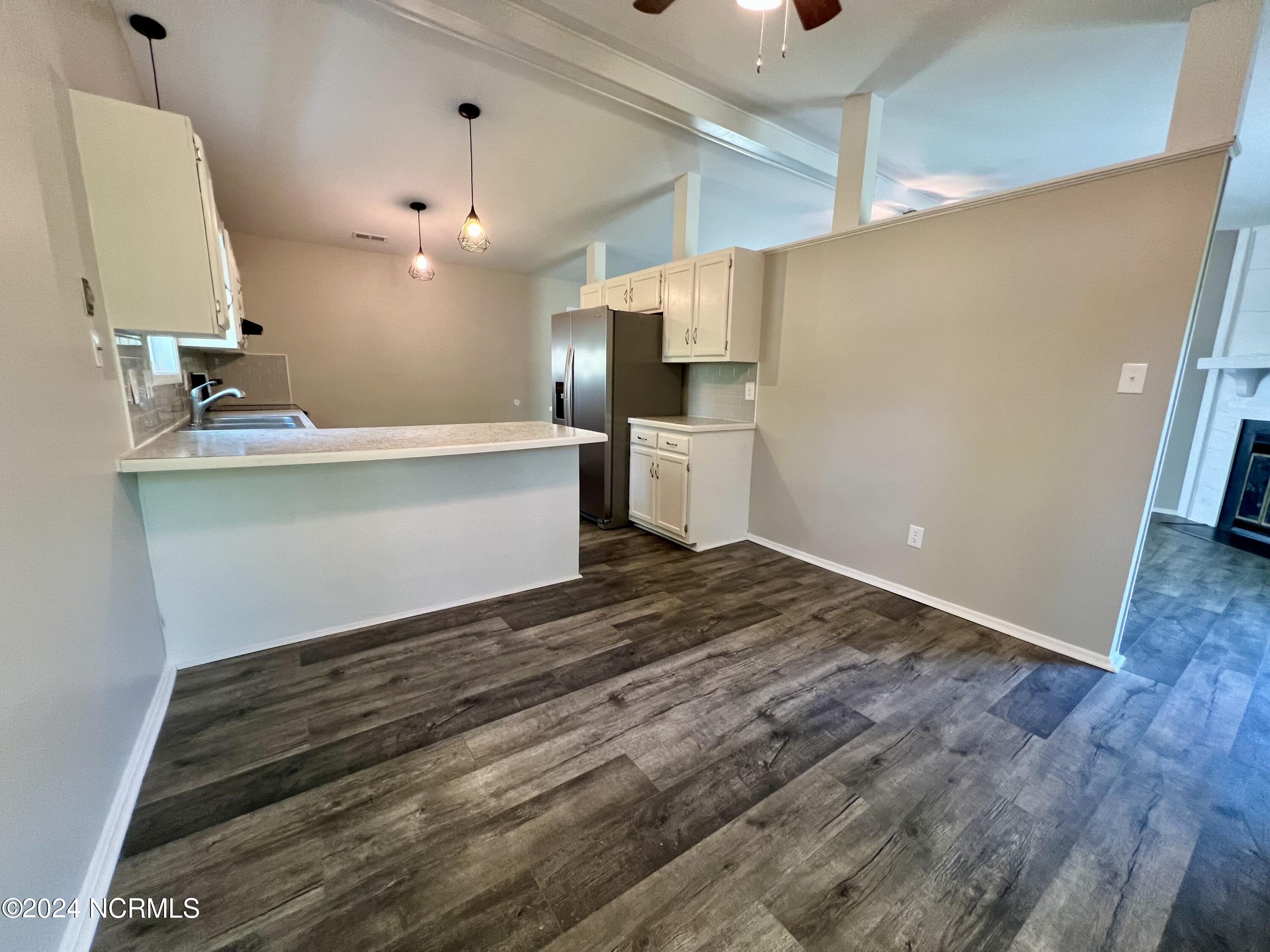 635 Shadowridge Road Jacksonville, NC 28546 - Photo 9 of 21 3062F742-0070-4FDC-BB8E-D1257DE203B9_1_2