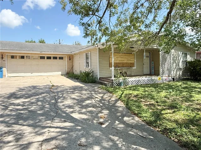 $62,000 | 1006 Touchstone, Sinton, TX 78387