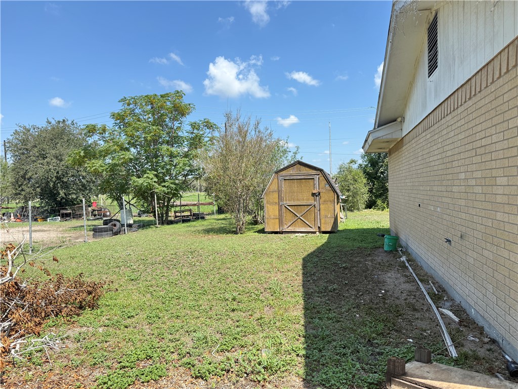 1006 Touchstone Sinton, TX 78387 - Photo 4 of 18