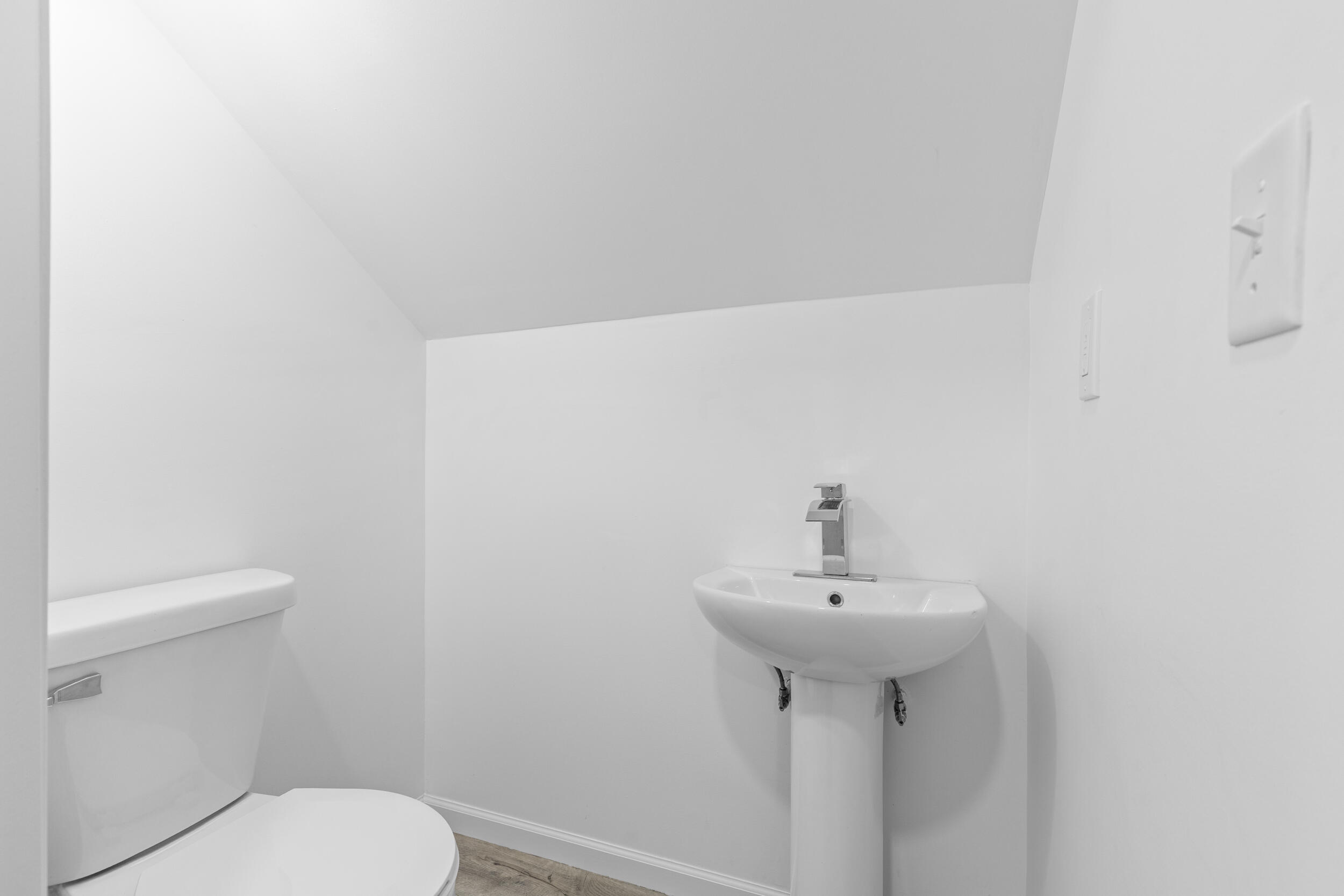 3013 North 57th Street, Unit 3015 Milwaukee, WI 53210 - Photo 7 of 39 photo apr 26 2026, 10 17 47 pm