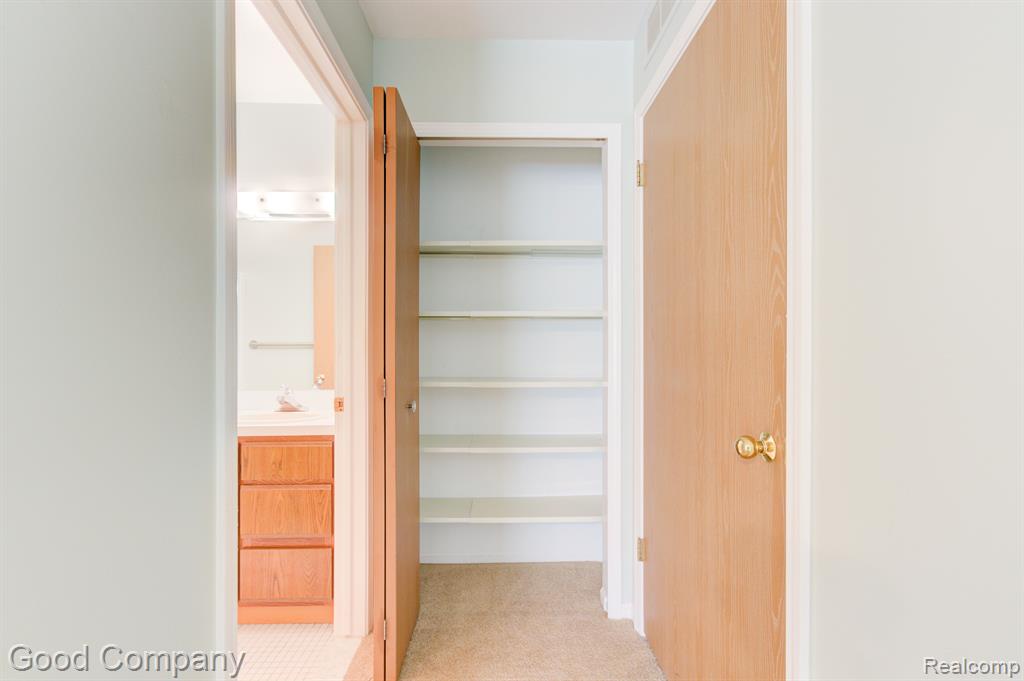 936 Wexford Way Rochester Hills, MI 48307 - Photo 28 of 40