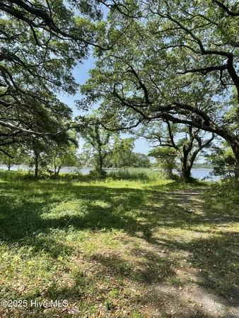 $275,000 | 405 Red Drum Way West, Swansboro, NC 28584