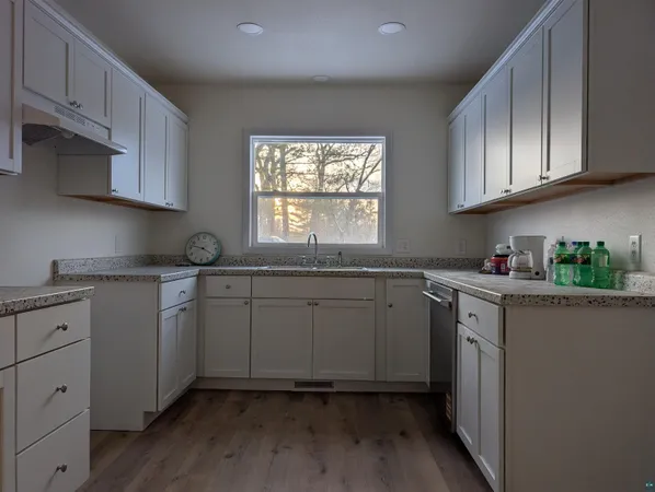 $250,000 | 2119 5th Avenue East, Ashland, WI 54806