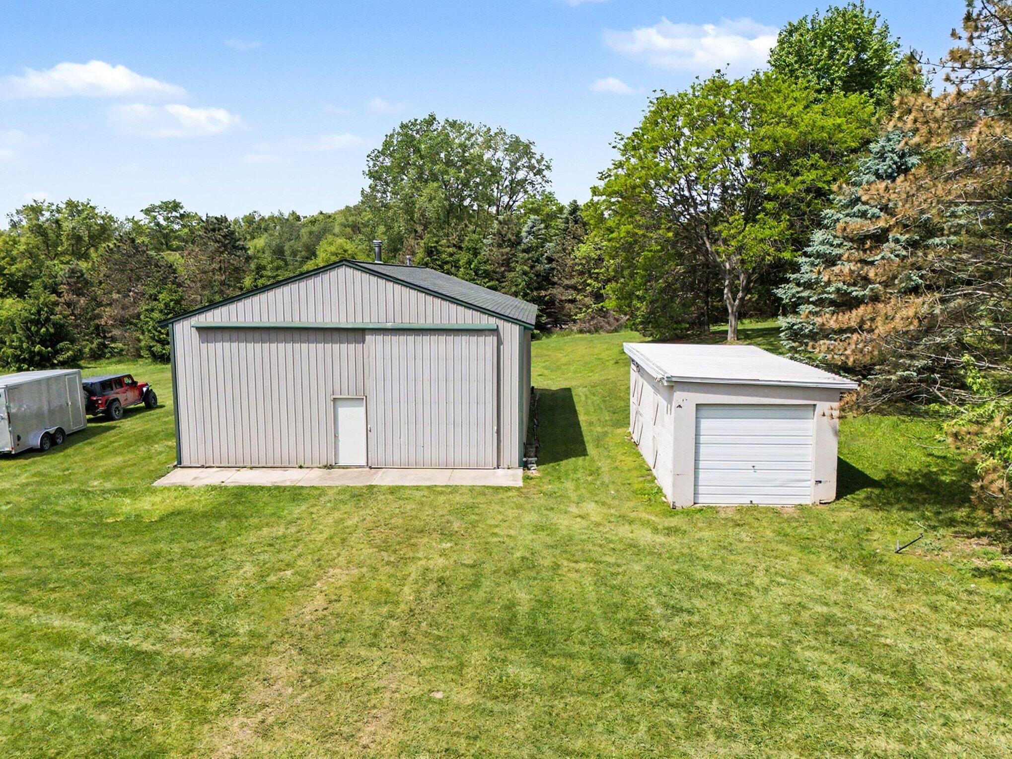 13650 Spencer Road Milford, MI 48380 - Photo 35 of 38 039_file_4103