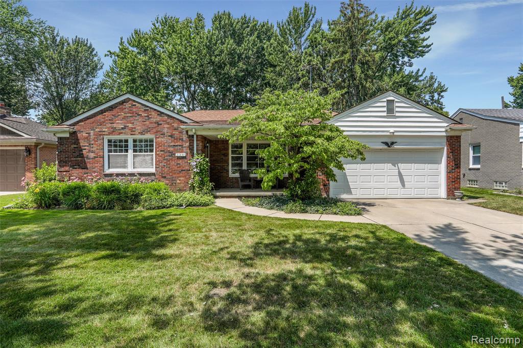 21235 River Road Grosse Pointe Woods, MI 48236 - Photo 2 of 33
