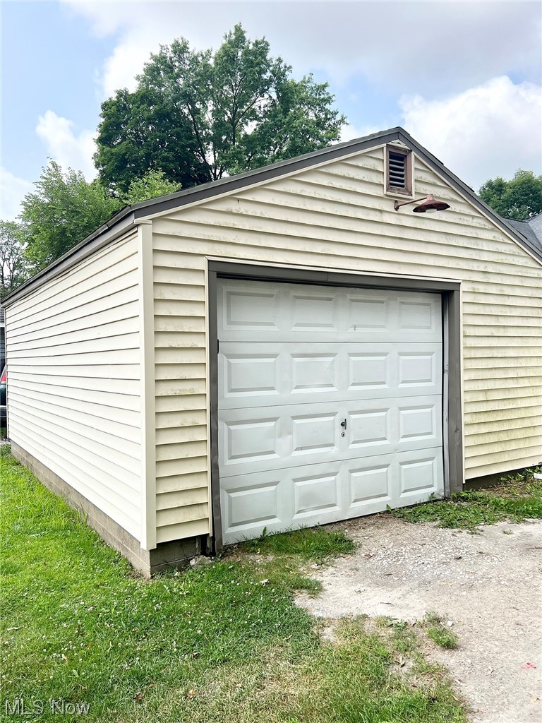 734 Amherst Road Northeast Massillon, OH 44646 - Photo 6 of 20 Gallery Image 6
