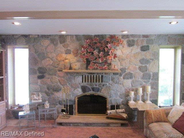 2541 Meadowview Court Rochester, MI 48306 - Photo 7 of 24 Great Room Stone Fireplace