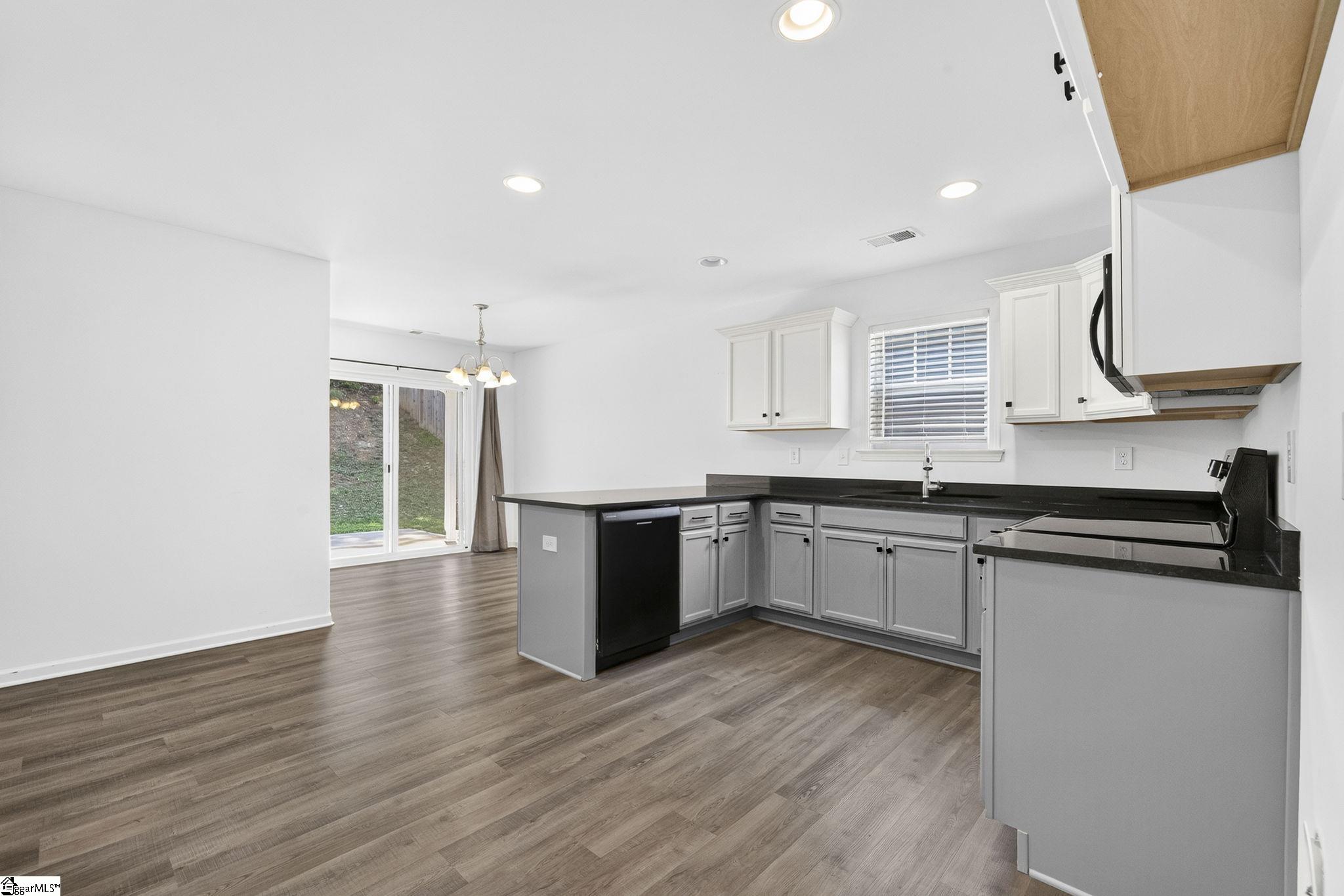 16 Mendham Lane Greer, SC 29650 - Photo 8 of 30 Gallery Image 8