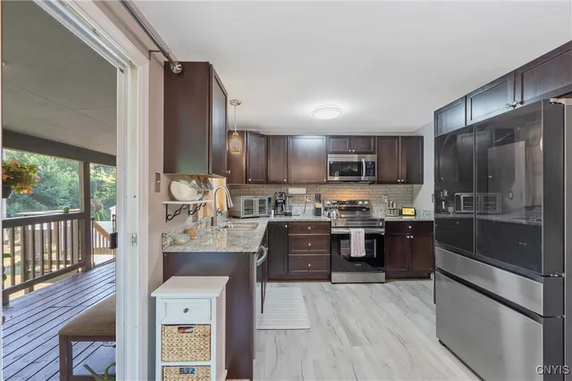 $290,000 | 5990 Pony Lane, Cicero, NY 13039