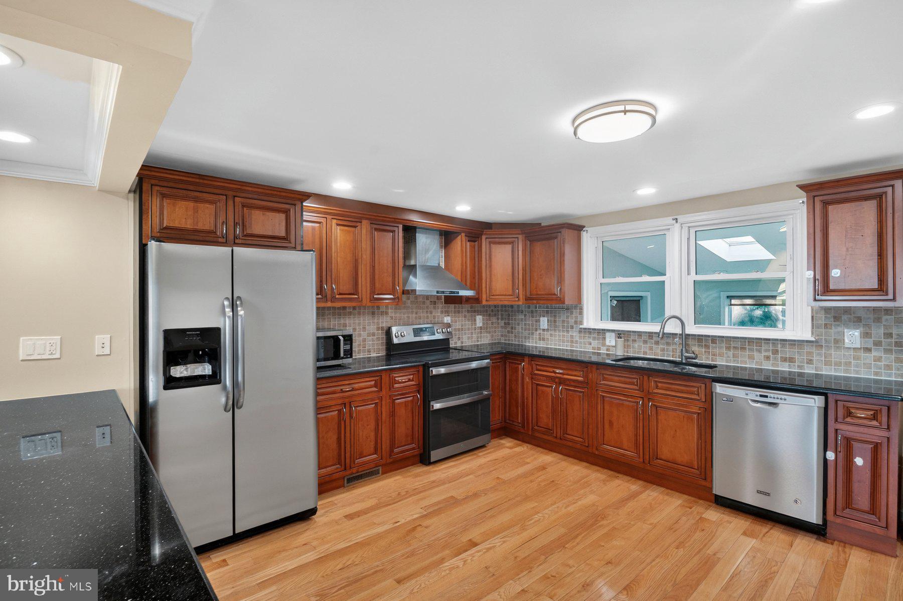 643 47th Street Baltimore, MD 21224 - Photo 7 of 35
