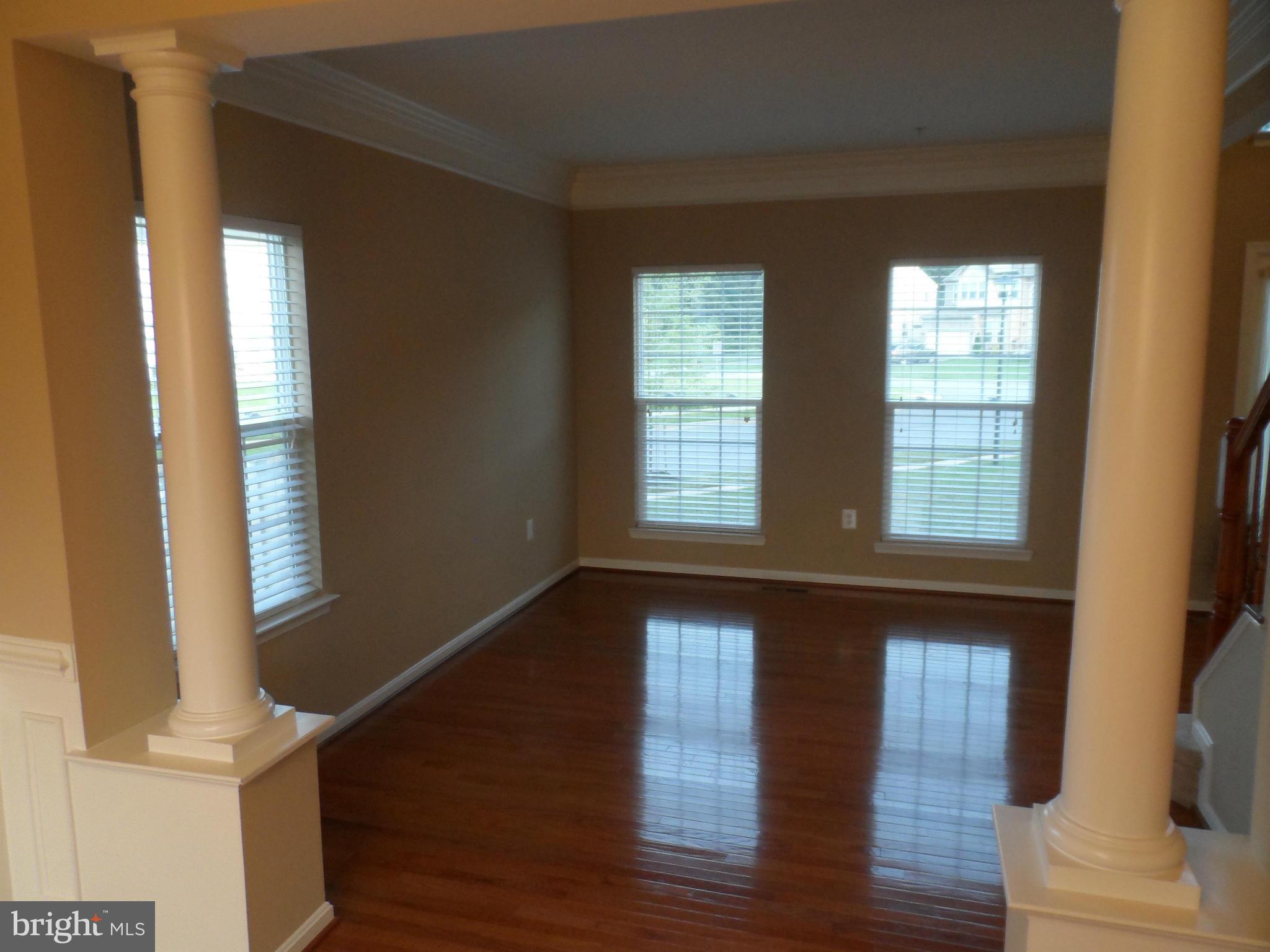 12711 Tayman Farm Road Brandywine, MD 20613 - Photo 5 of 24 Living Room