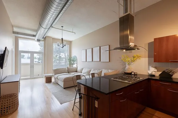 $319,900 | 3820 Roswell Road, Unit 205, Atlanta, GA 30342