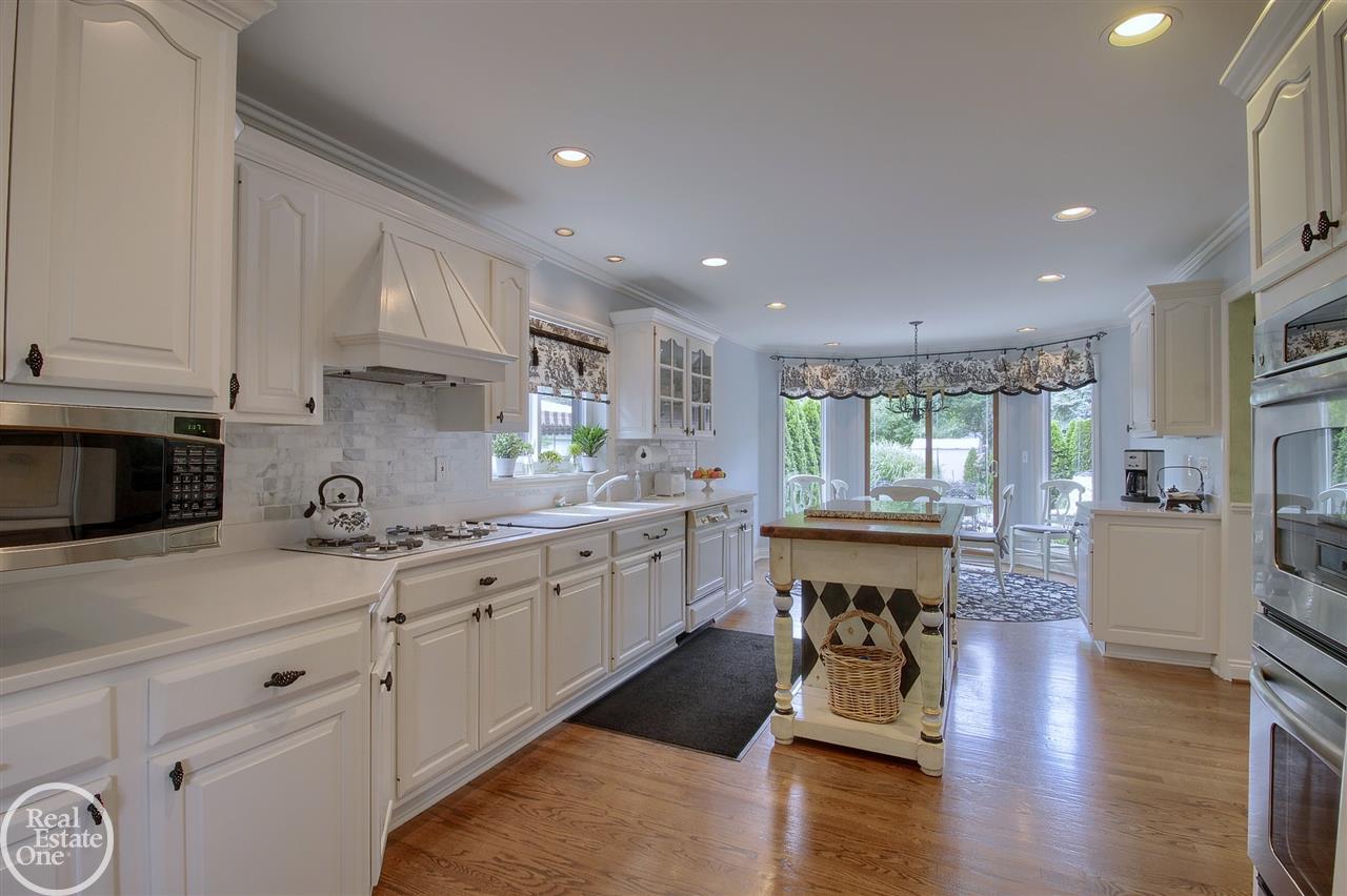 1275 Whittier Road Grosse Pointe Park, MI 48230 - Photo 14 of 42