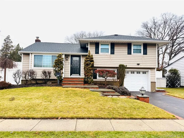 $4,900 | 137 Willard Avenue, Farmingdale, NY 11735