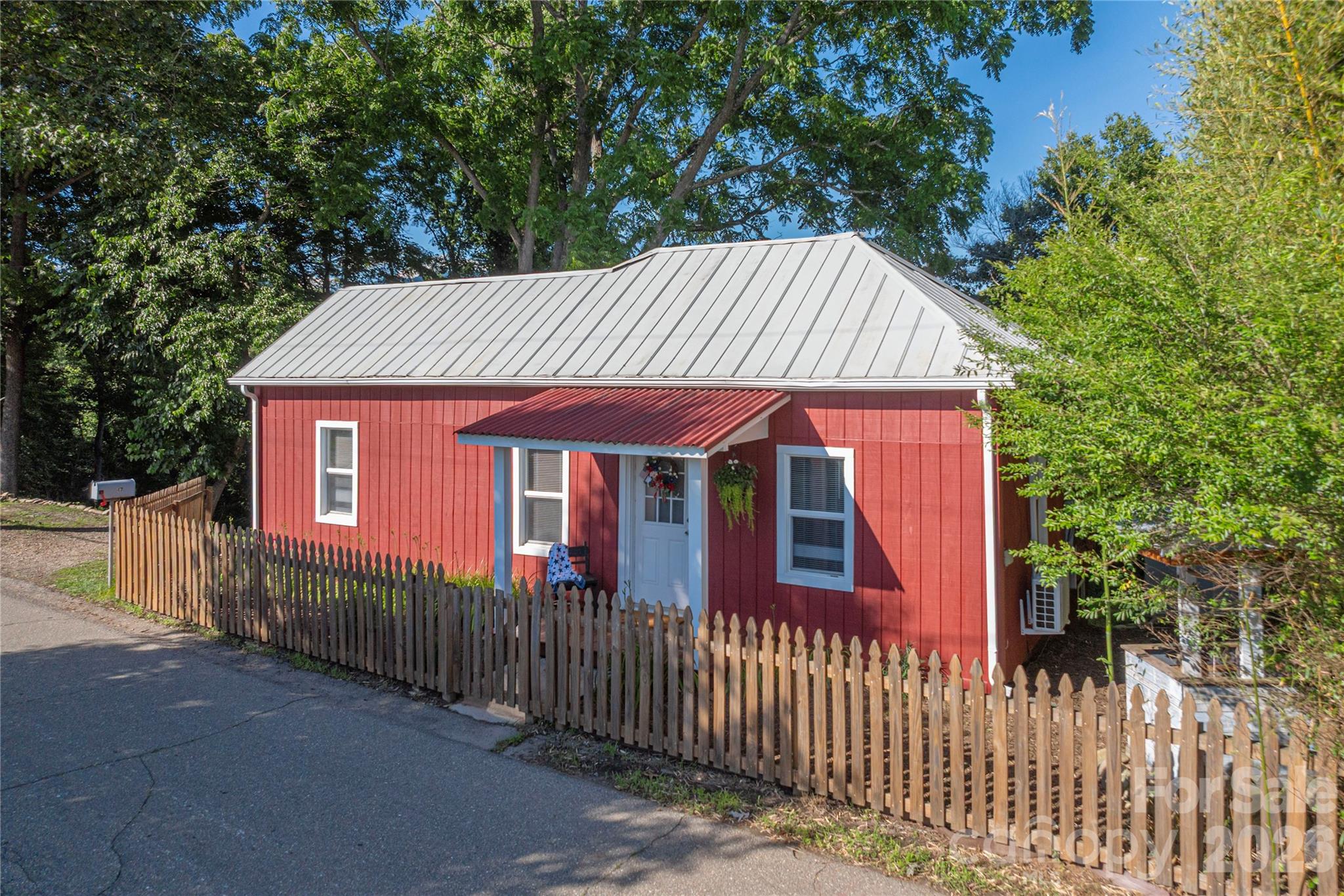 261 Star Ridge Road Canton, NC 28716 - Photo 3 of 23