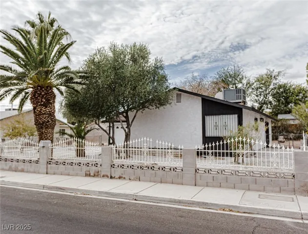 $1,745 | 661 Riata Way, Las Vegas, NV 89110