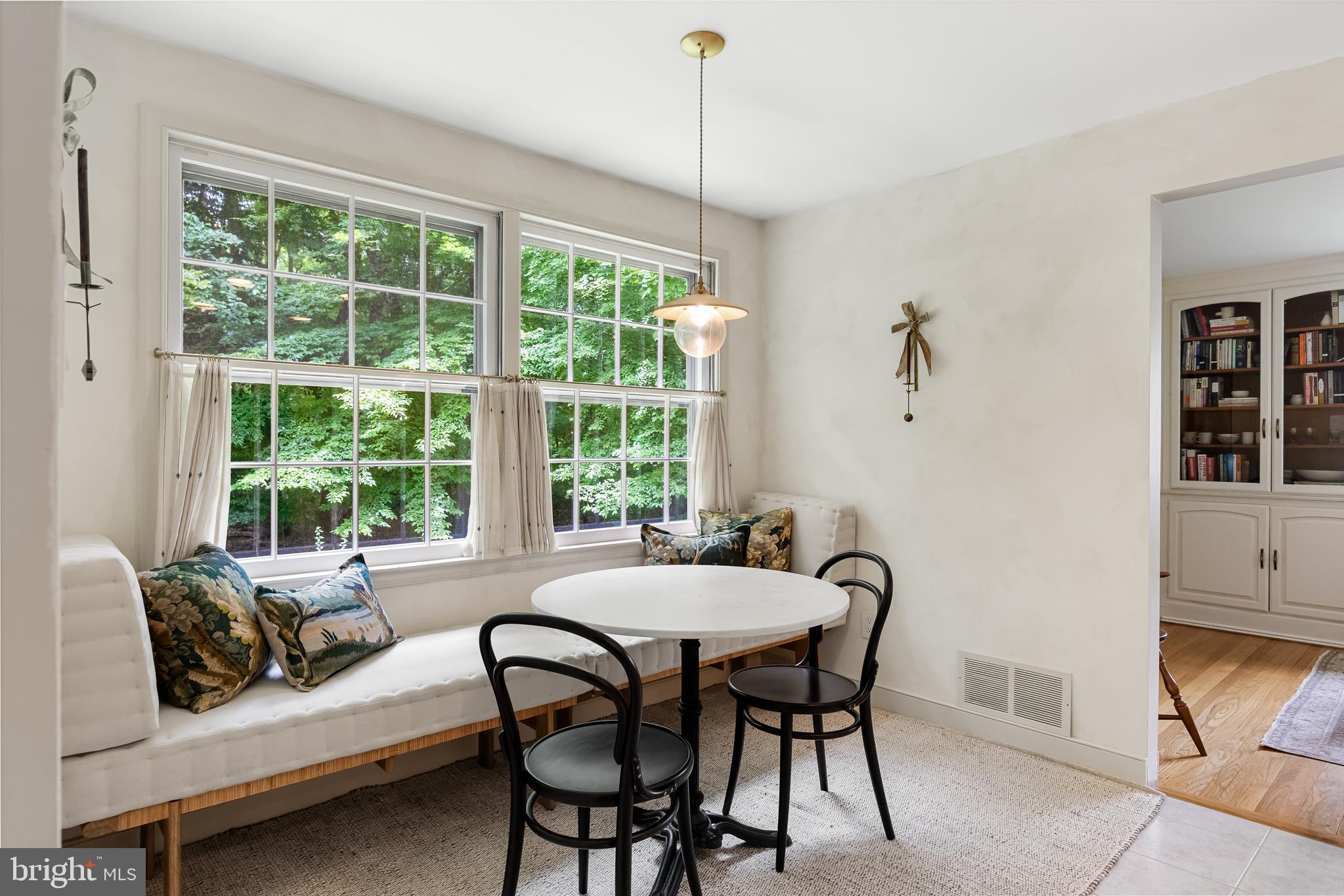 118 Barcroft Drive Cherry Hill, NJ 08034 - Photo 28 of 75 a dining room with furniture and window