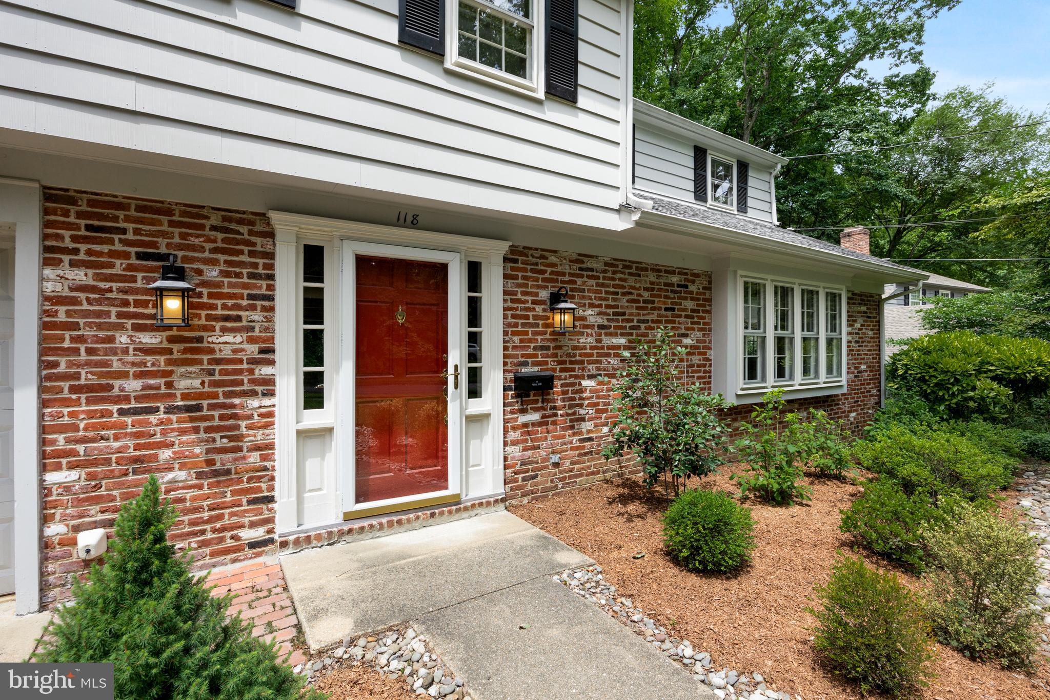 118 Barcroft Drive Cherry Hill, NJ 08034 - Photo 5 of 75 a front view of a house with a garden