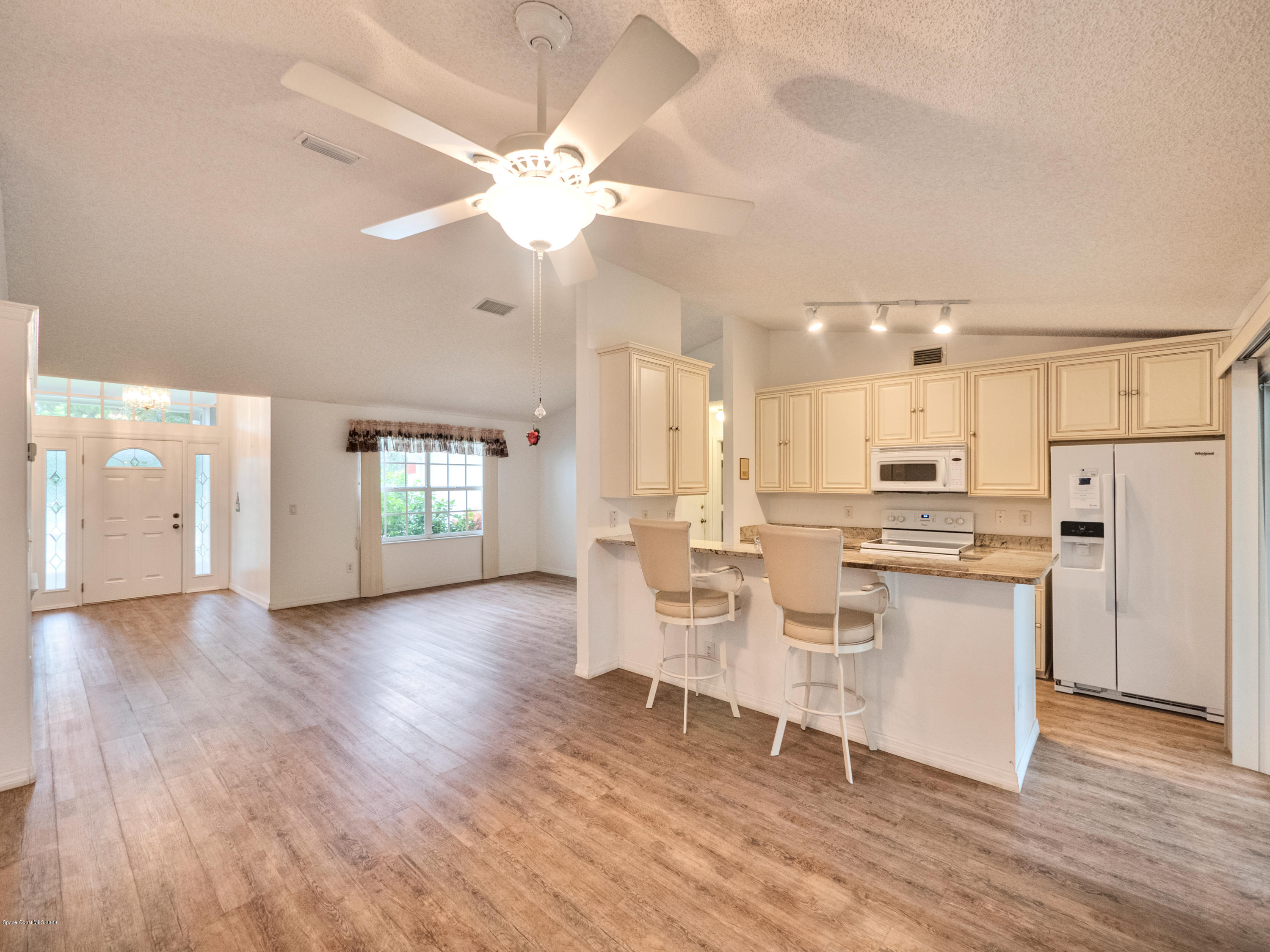 421 Raleigh Road Southeast Palm Bay, FL 32909 - Photo 7 of 25 P1430030