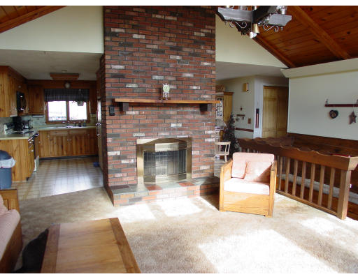 22 Ponakin Road Lancaster, MA 01523 - Photo 3 of 11
