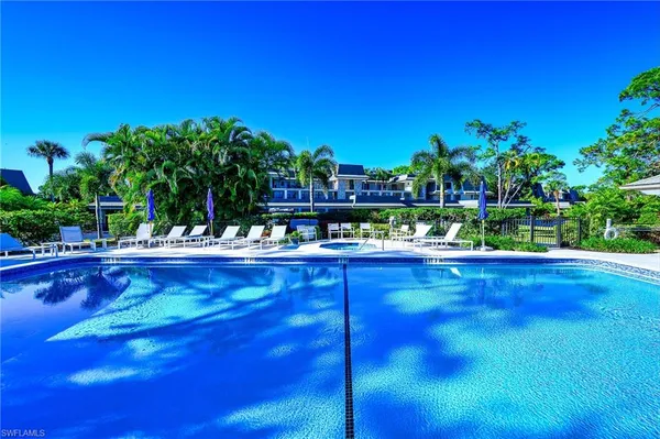 $8,000 | 522 Wildwood Lane, Unit 522, Naples, FL 34105