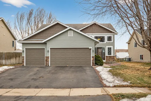 $425,000 | 216 Arabian Avenue West, Shakopee, MN 55379