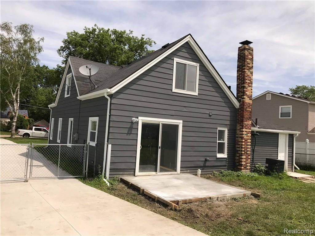 4208 Kendall Road Warren, MI 48091 - Photo 4 of 36 38142788_10156213834736253_3369853648501735424_n.jpg
