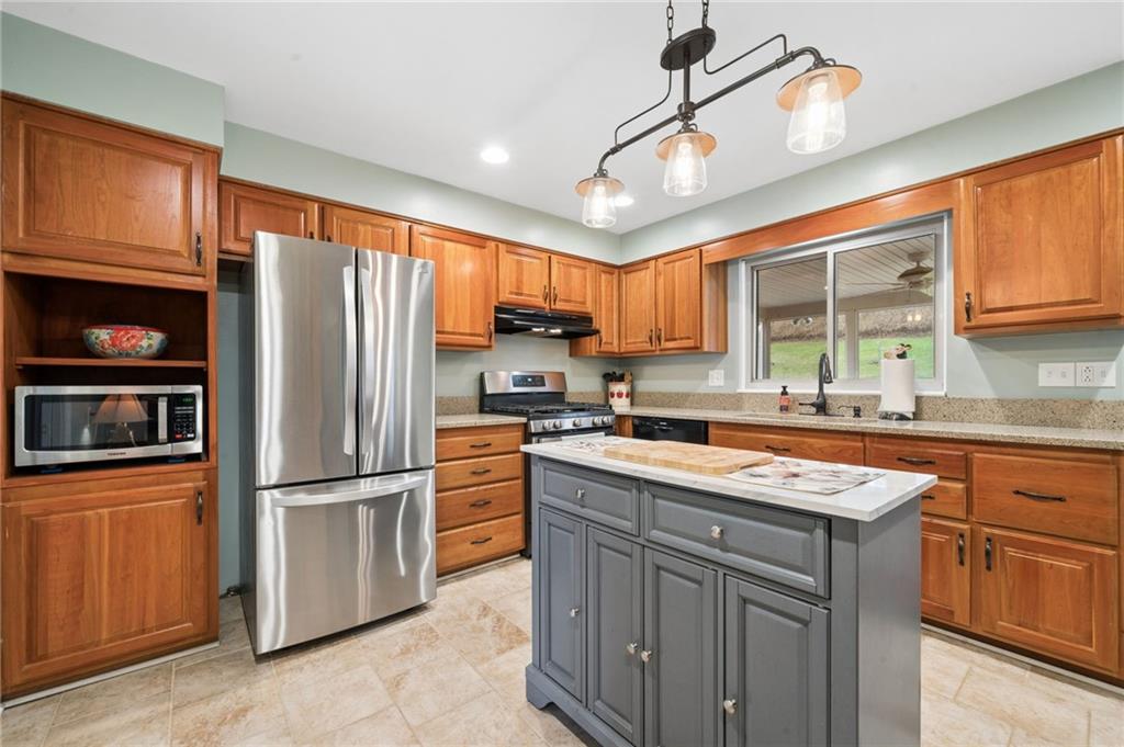 223 Ridgeview Drive Venetia, PA 15367 - Photo 13 of 42