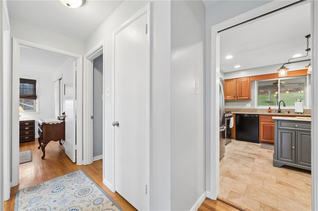 223 Ridgeview Drive Venetia, PA 15367 - Photo 16 of 42