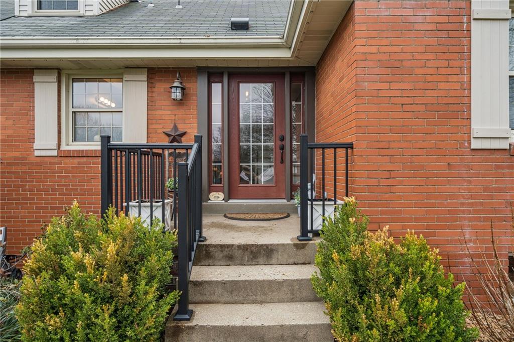 223 Ridgeview Drive Venetia, PA 15367 - Photo 5 of 42