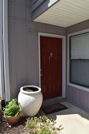 a view of an entryway of the house