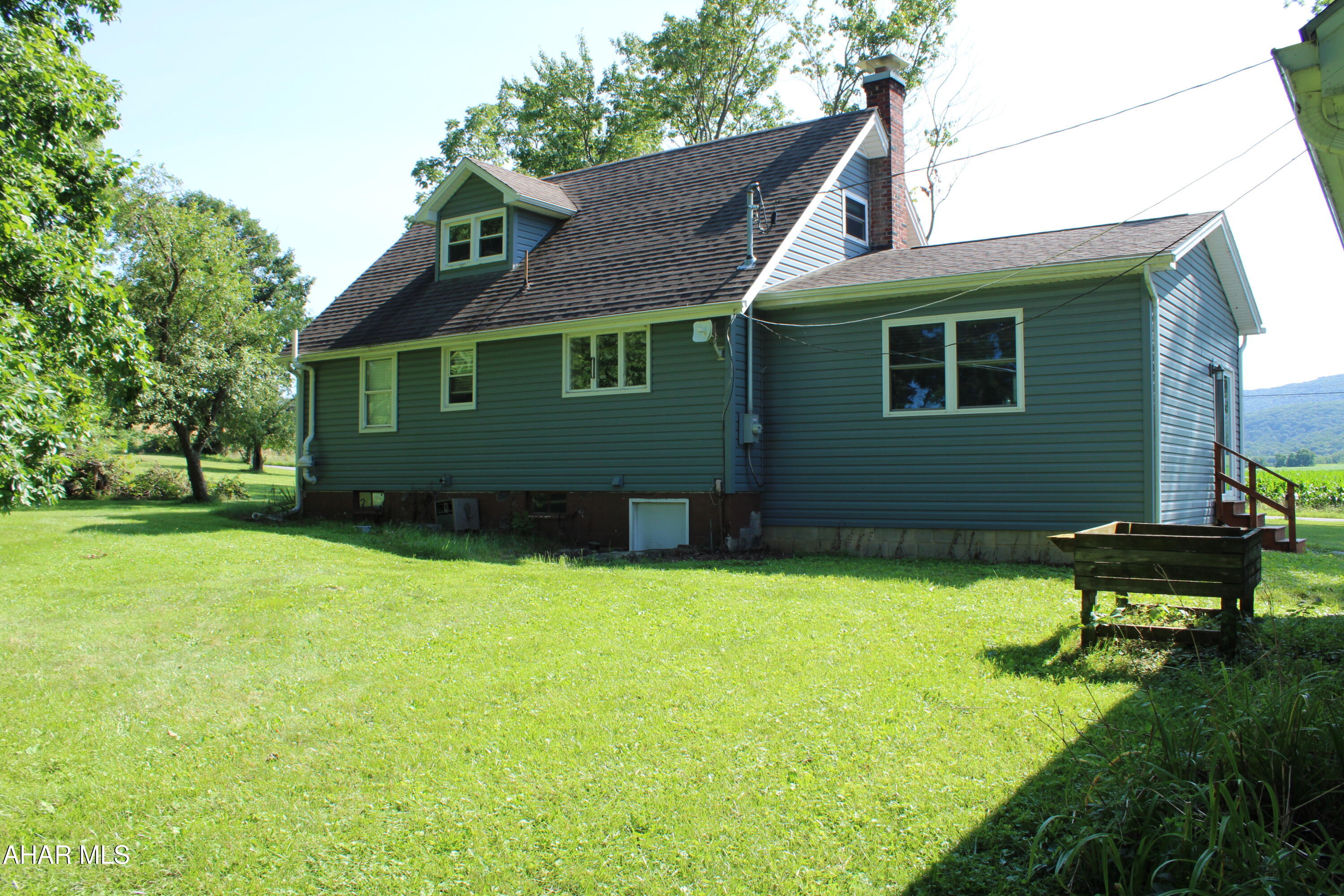 1308 Golf Course Road Altoona, PA 16601 - Photo 6 of 19