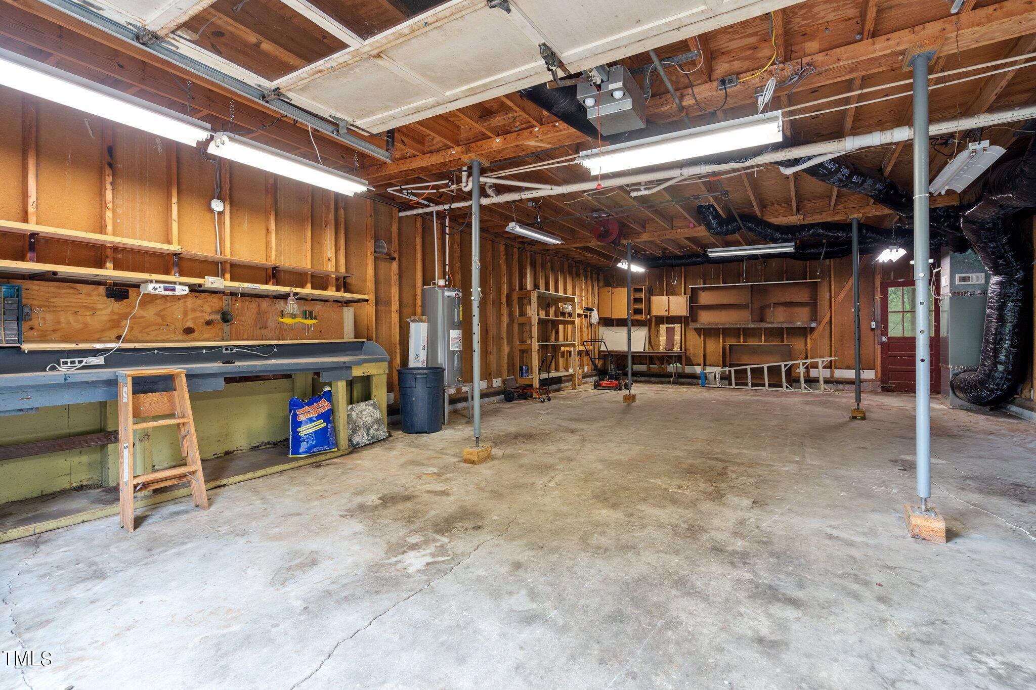 8200 Middleton Road Garner, NC 27529 - Photo 42 of 60 Garage