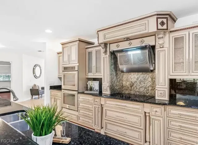 $999,999 | 6343 Mark Lane, Fort Myers, FL 33966